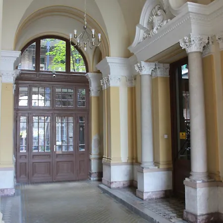 Apartment Downtown Oasis - Your Adventure Starts Here Budapest