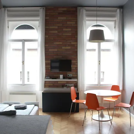 Apartamento Downtown Oasis - Your Adventure Starts Here