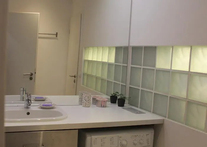 Apartament Downtown Oasis - Your Adventure Starts Here *